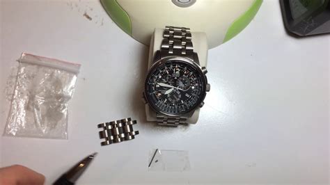 adjusting watch band on citizen.